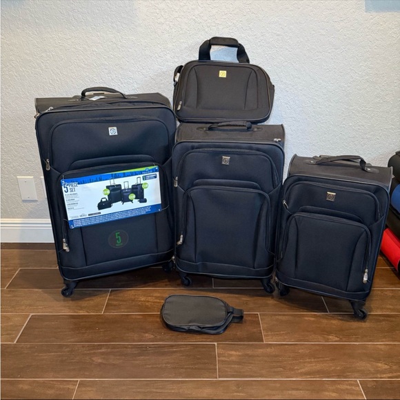 NEW! Protege 5-Piece SET Softside Spinner Luggage Set Suitcases Checked & Carry - Picture 2 of 11